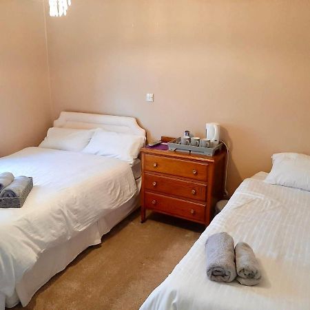 Railway Bar Apartment Poyntzpass Экстерьер фото